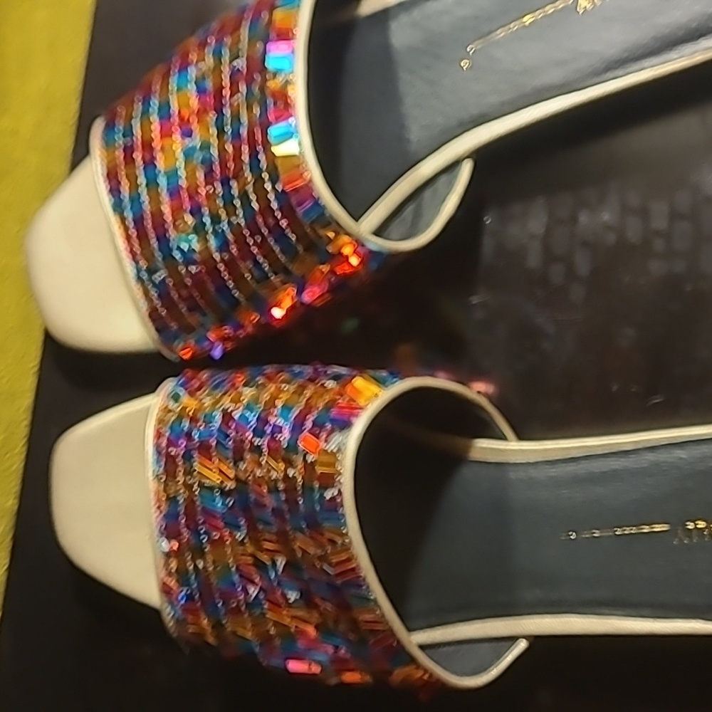 Sandles - Picture 2 of 5